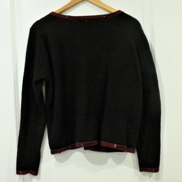 VINTAGE 1990's Lambswool Embroidered Cardigan - Picture 7 of 10